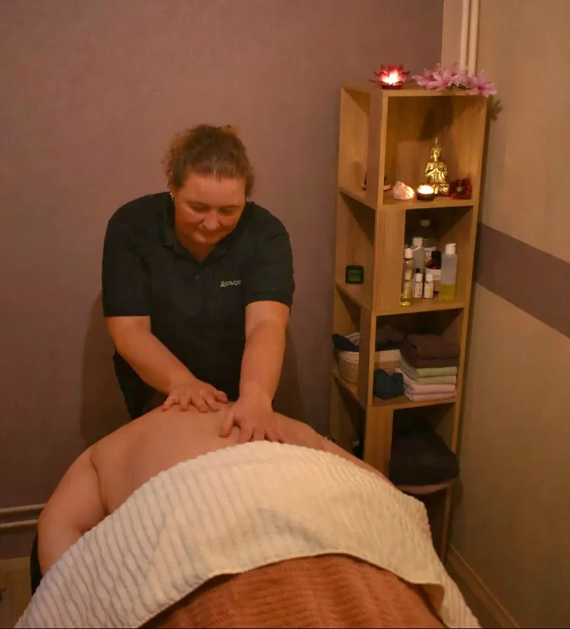 Holistische ontspanningsmassage bij Shemotion Paterswolde